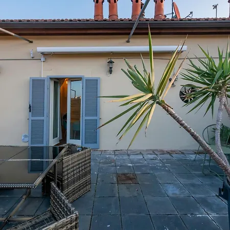 Lägenhet Bright Top-floor With Private Terrace Milano