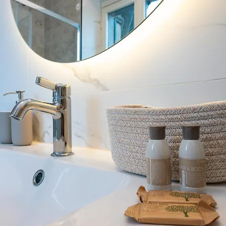 Bright Top-floor With Private Terrace Milano