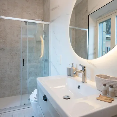 Bright Top-floor With Private Terrace *